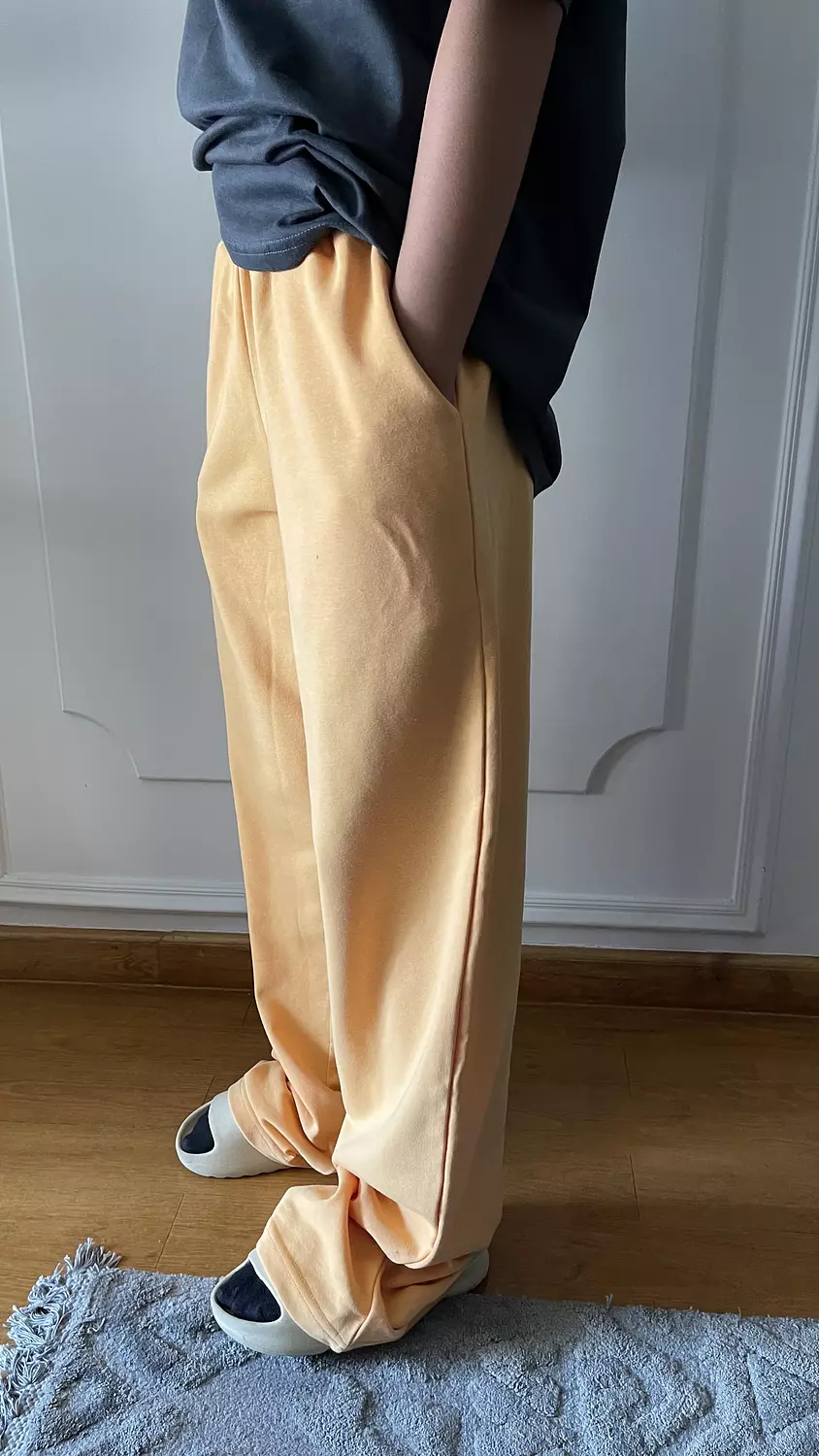 SOUTH Wide Leg Peach FUZZ Sweat-pant for girls image
