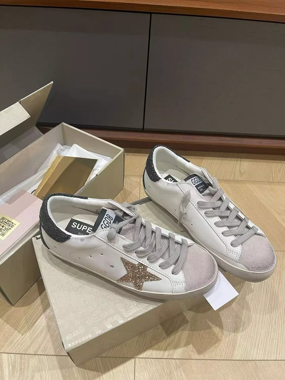 Golden Goose Deluxe Brand image