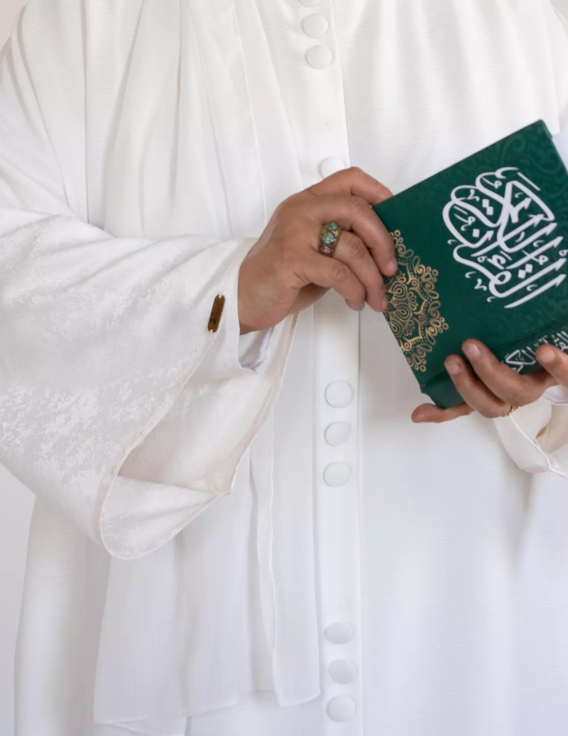 White Abaya with bockets hover image
