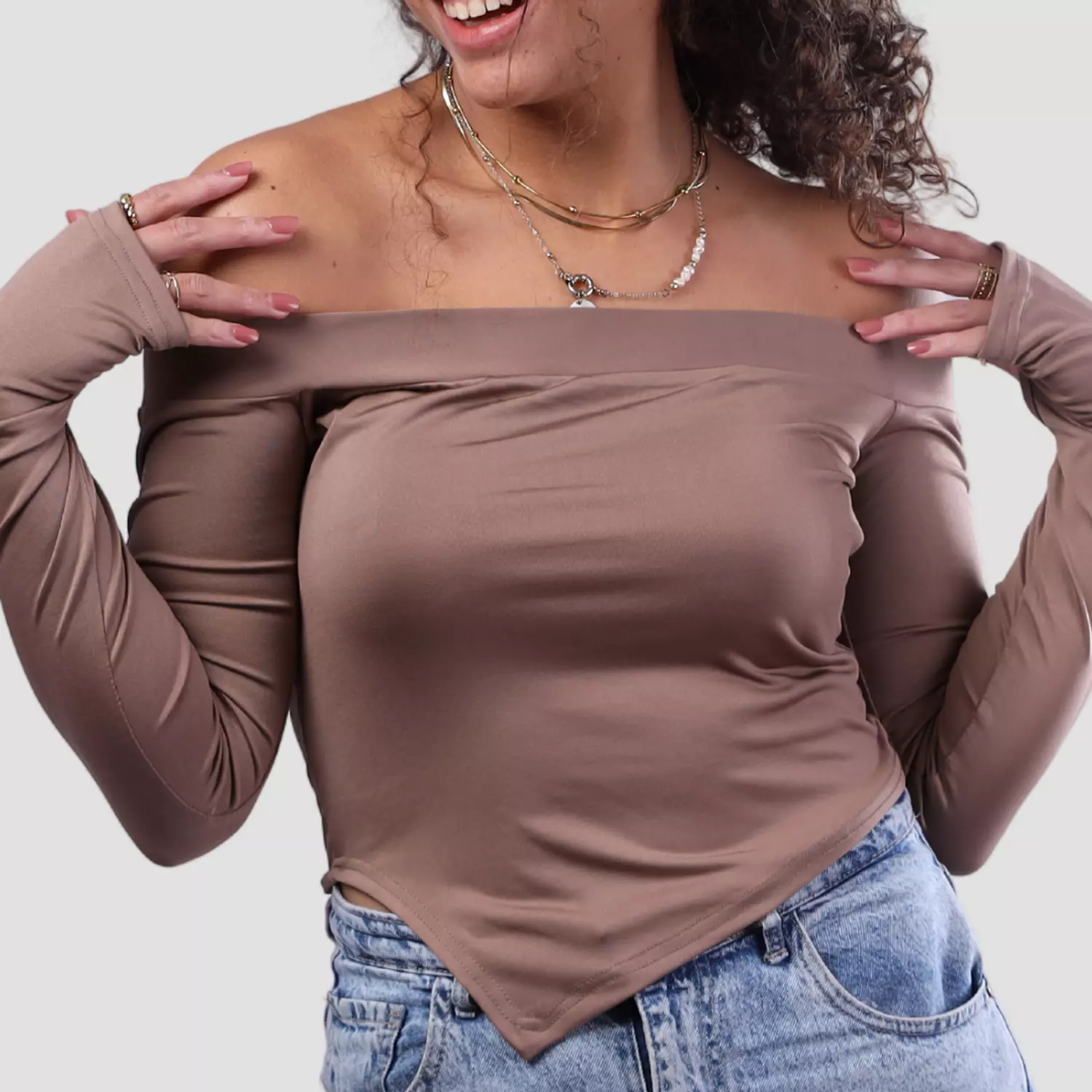 059 Off-shoulder Top With Finger 5