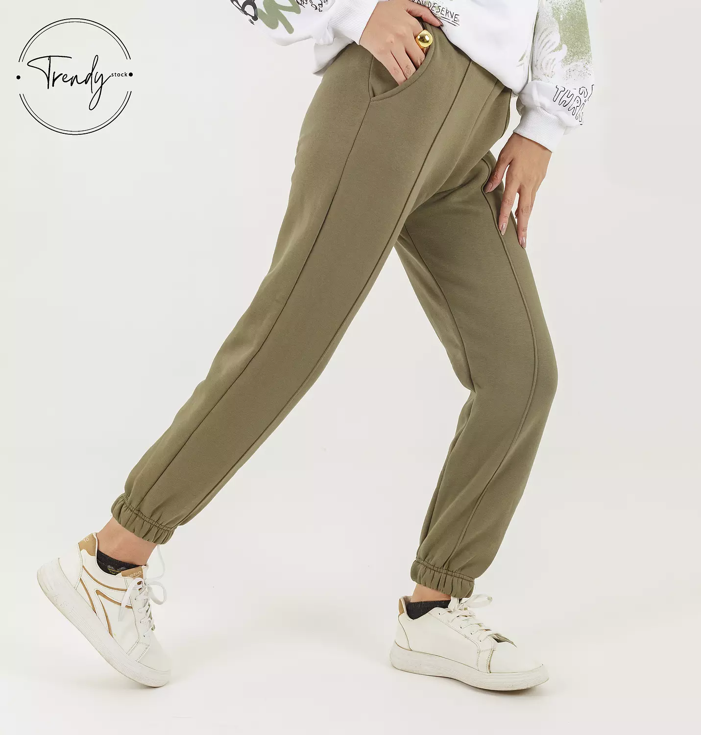 Plain Sweatpants with closed leg 4