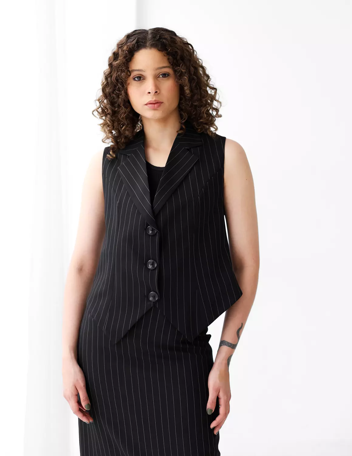 Striped Black cropped vest 4