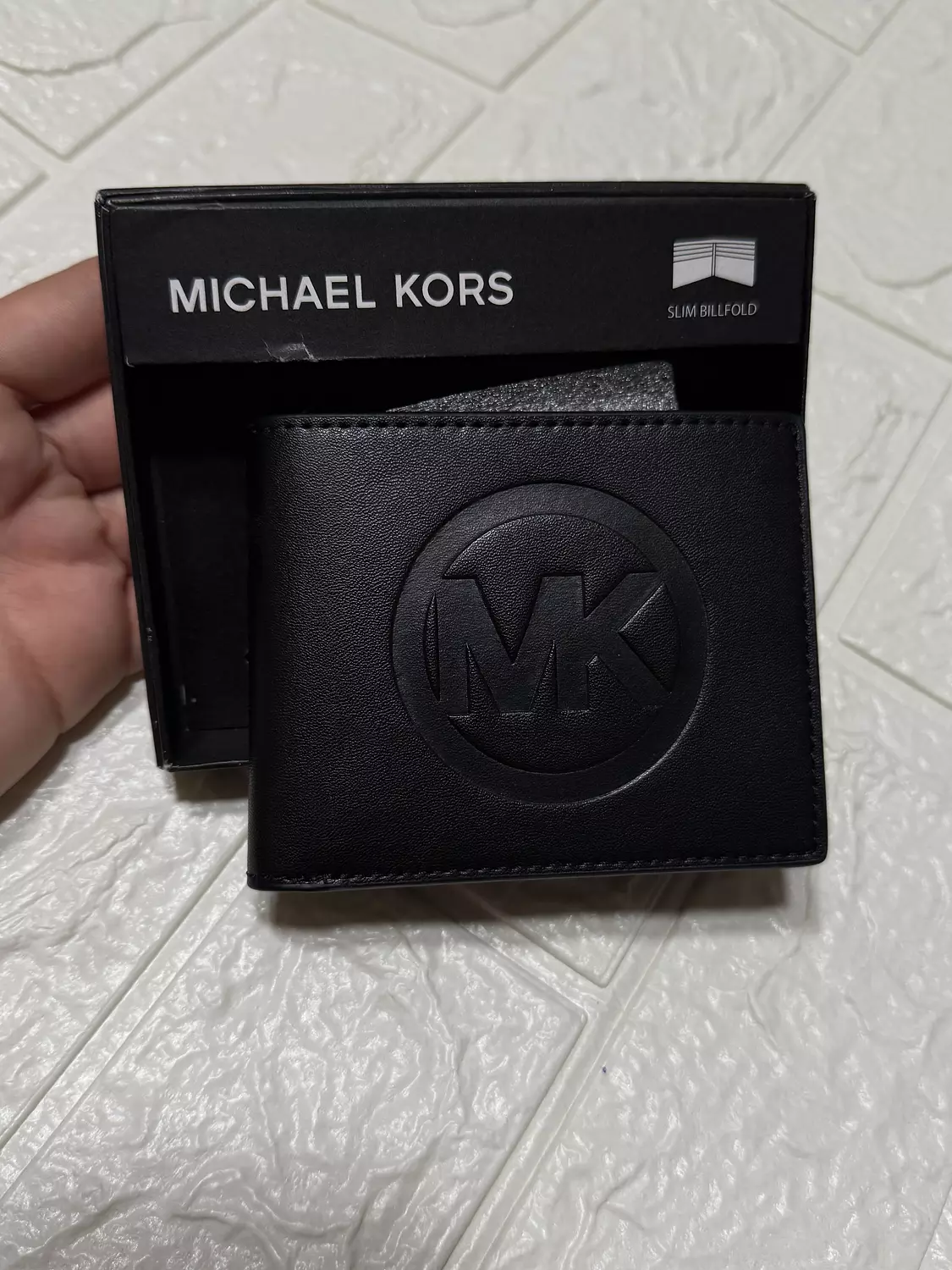Michael Kors Men’s Slim Billfold Wallet – Black hover image