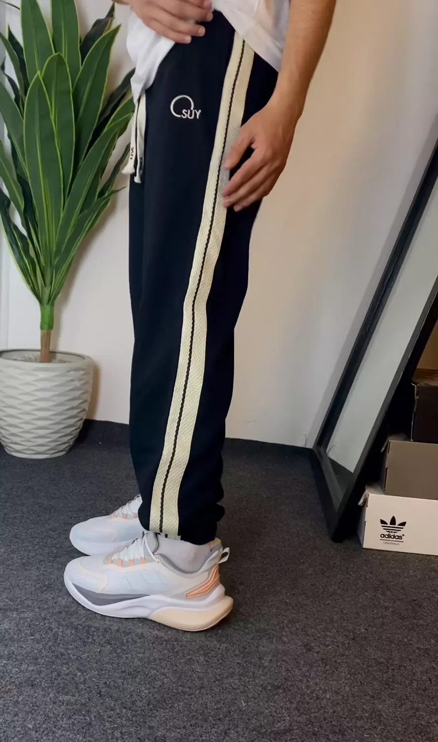 Over size Premium Sweatpants _ Side stripe _ Black color 1