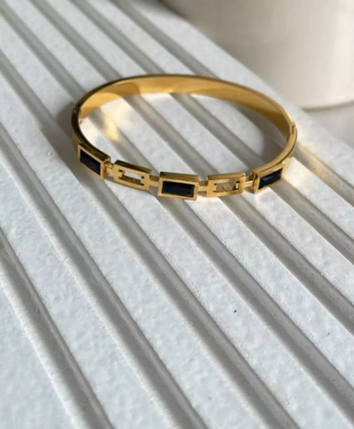 Zircon bracelet  image