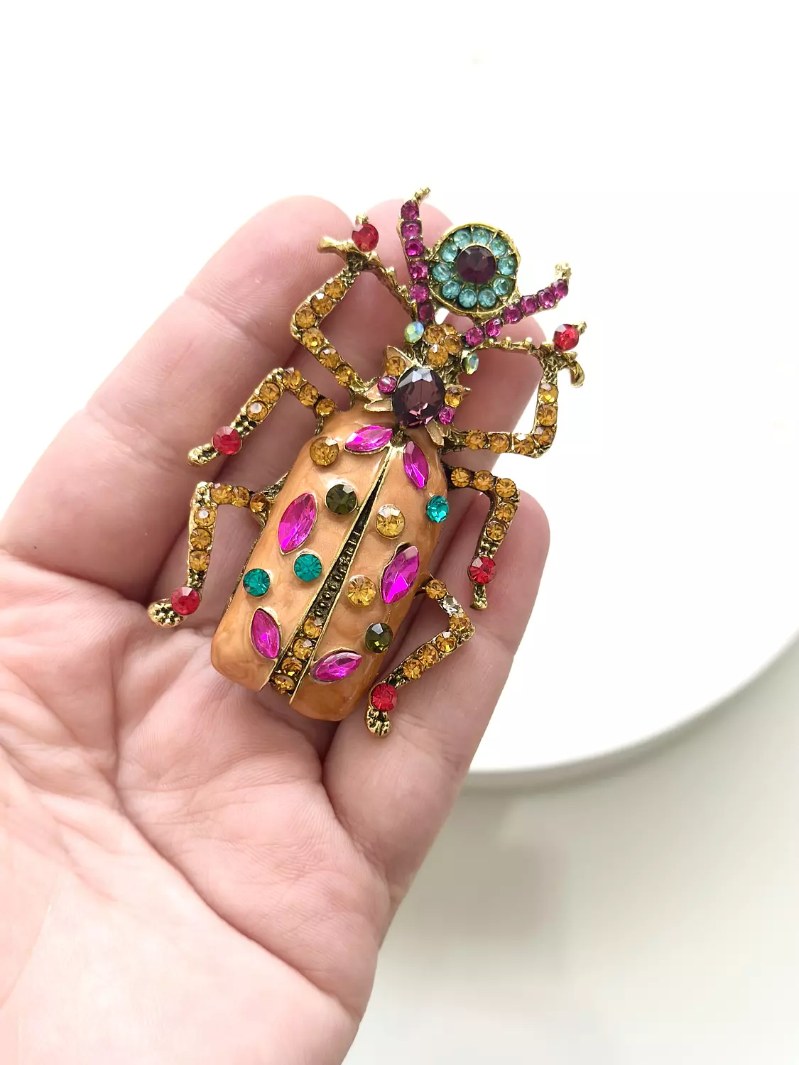 Statement pin  3