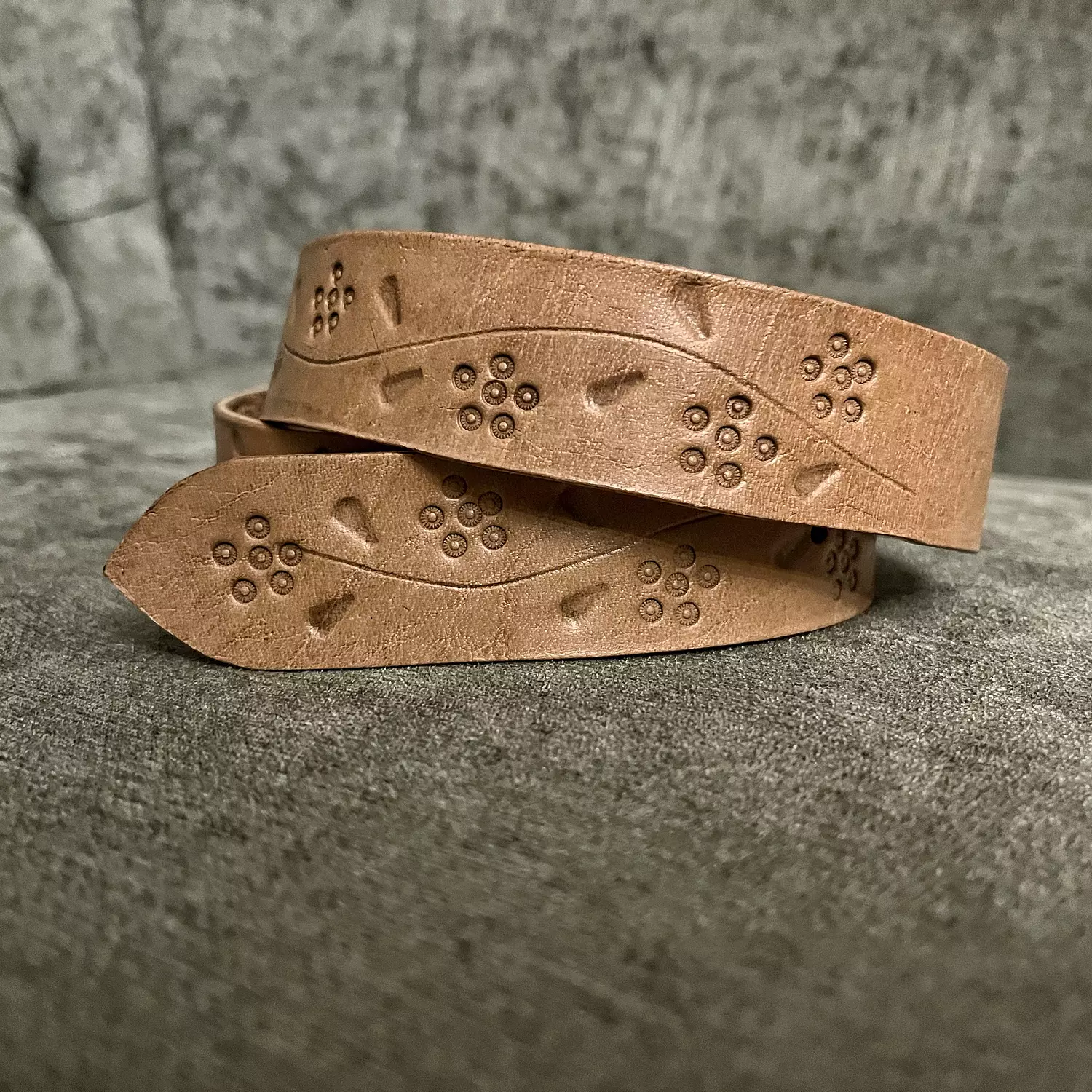 Tooled leather belt - Floral vine 7
