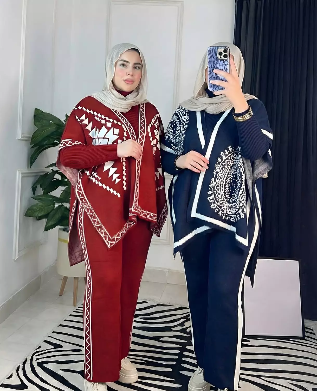 Print Poncho-Style Knit Lounge Set 5