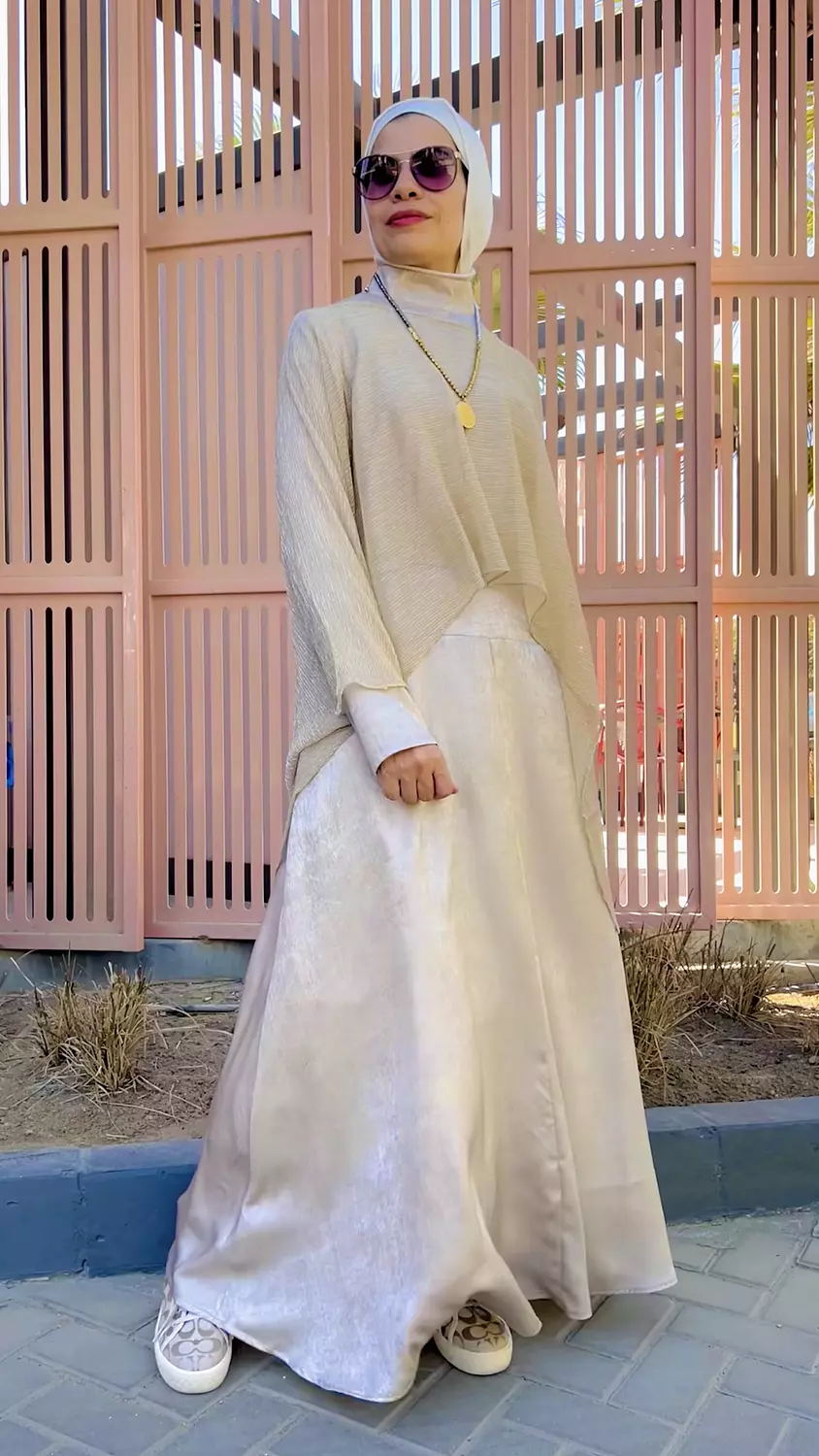 Gold cape  image