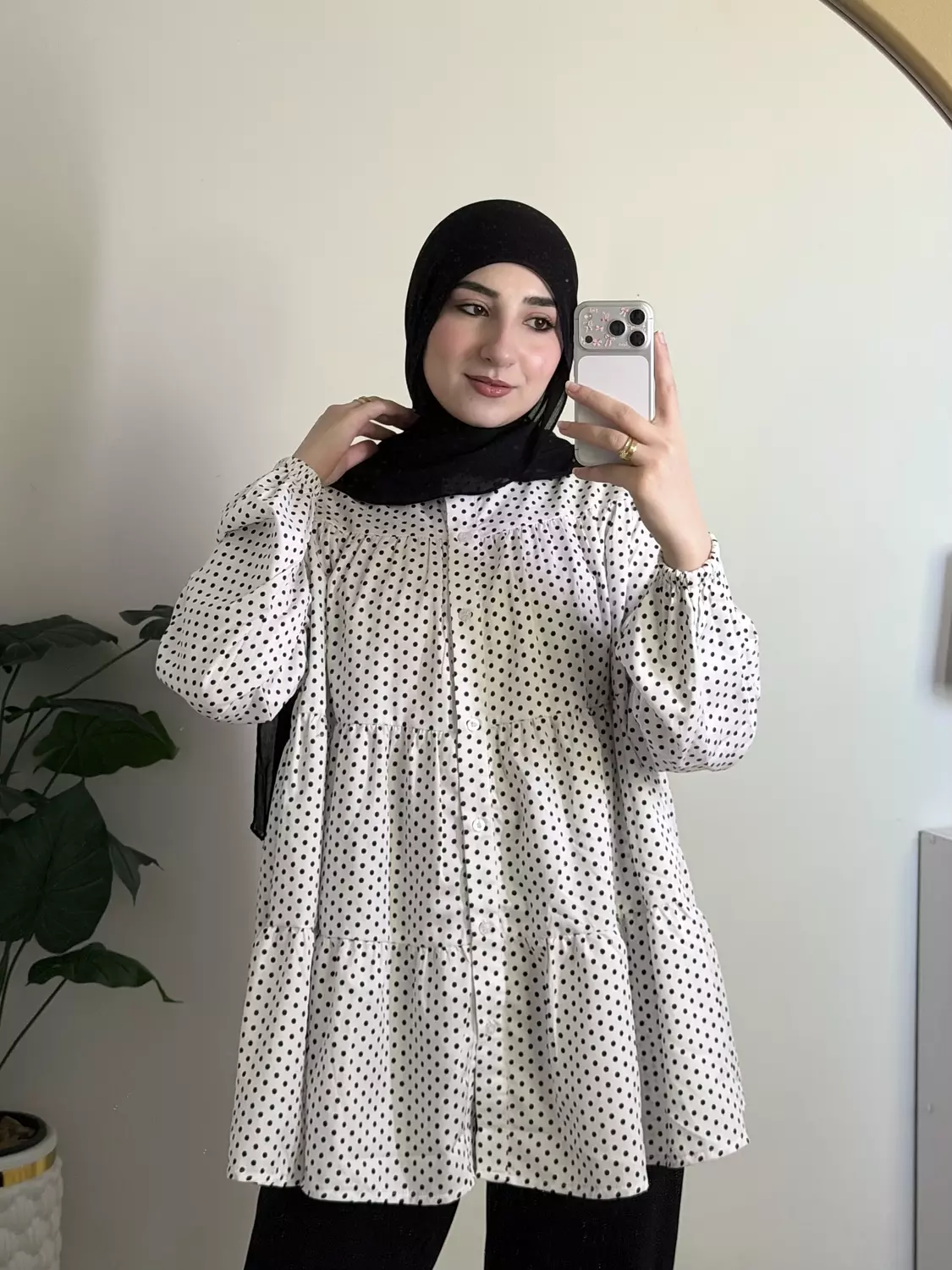 Ruffled Polka Dots Blouse 🤍  4