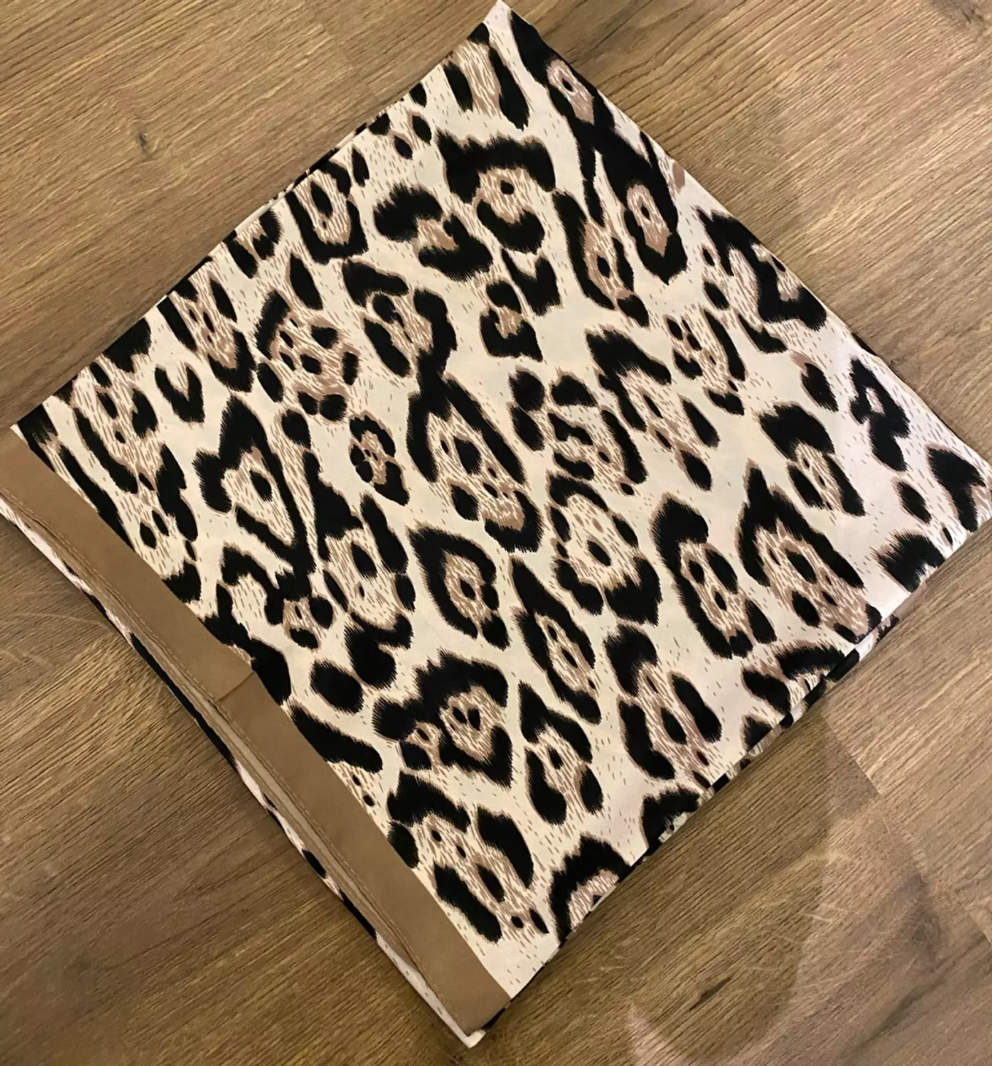 squar satan scarf 29