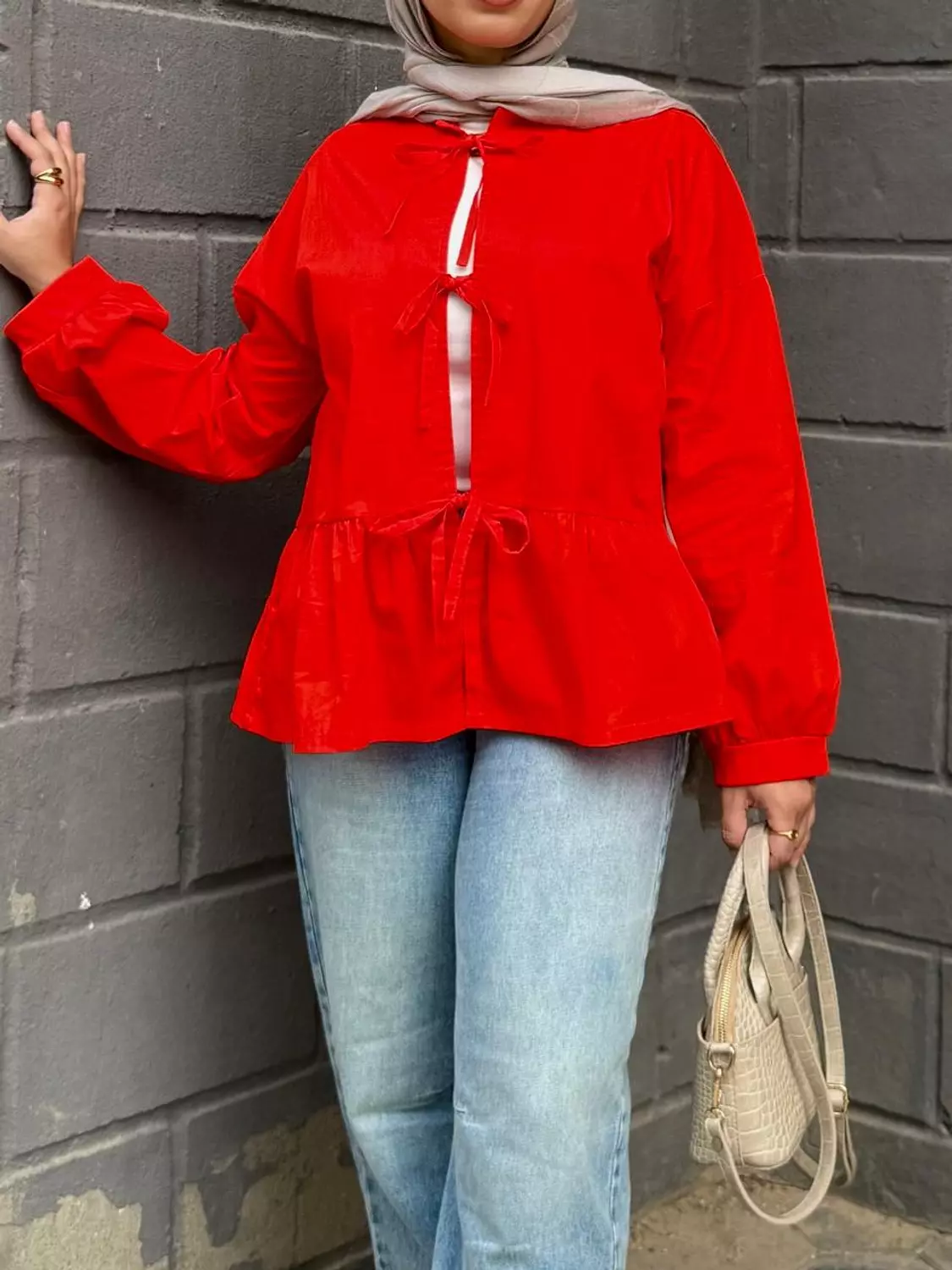 <p>BOW BLOUSE IN HOT RED</p>