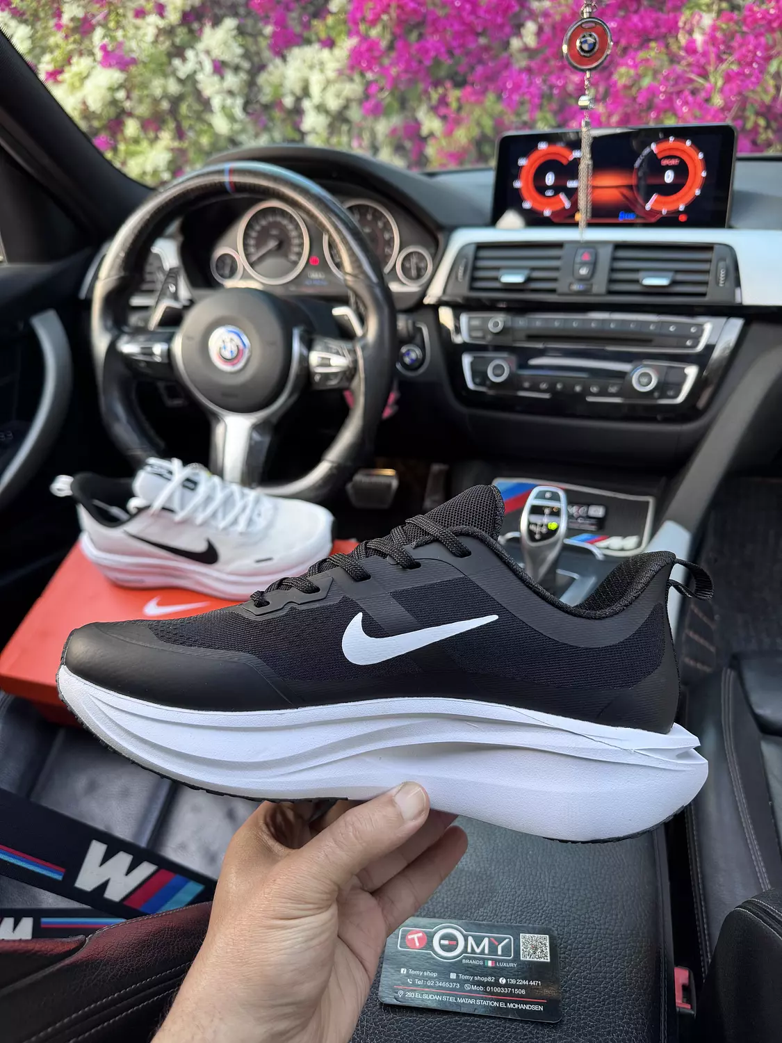 NIKE ZOOMX RUN hover image