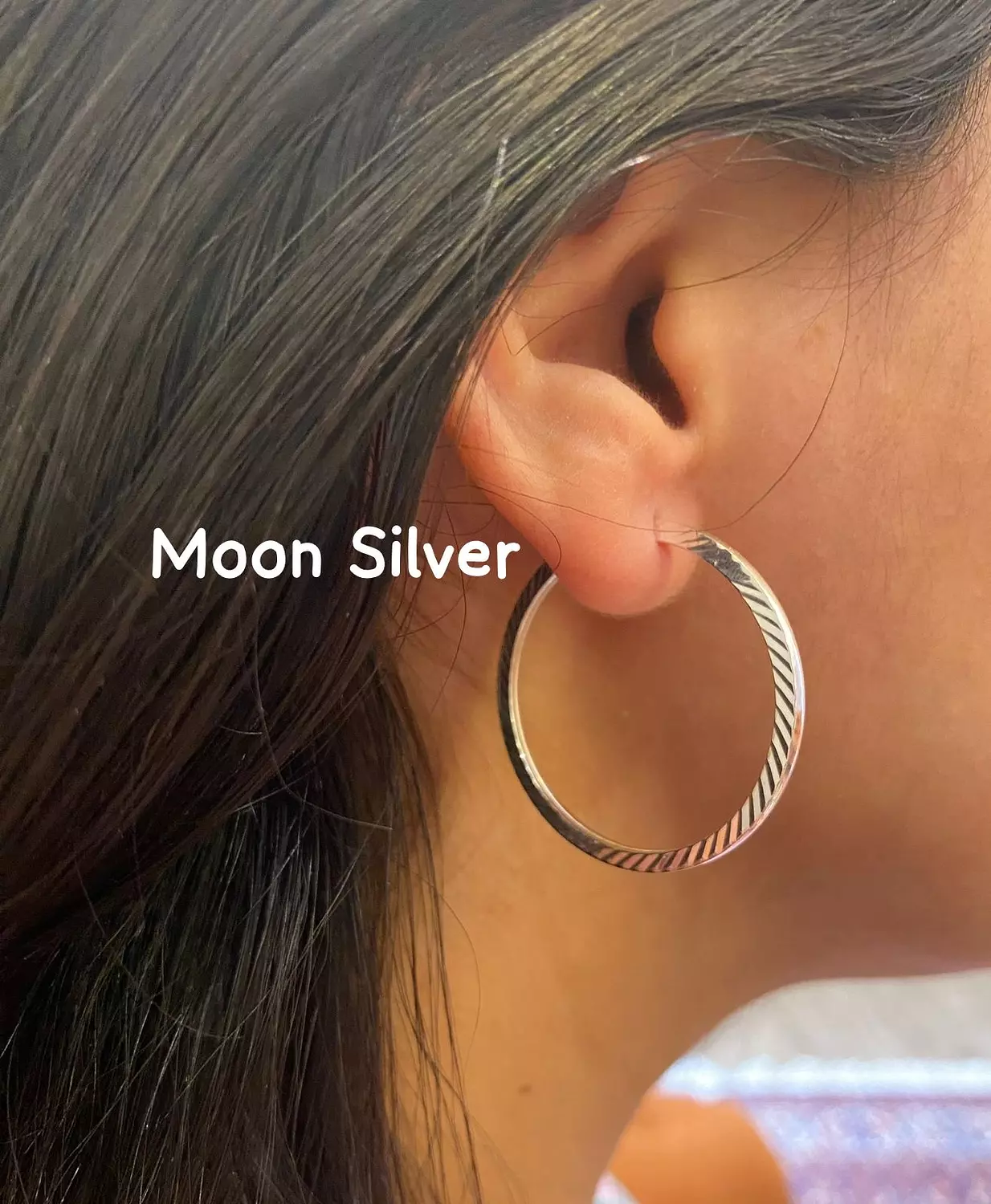 Medium circle earring  image