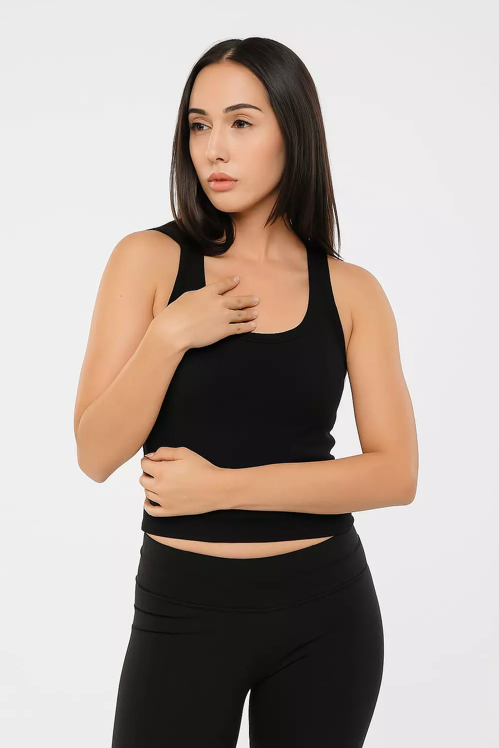 U-shaped tank top- Black – sleek, classic essential 1