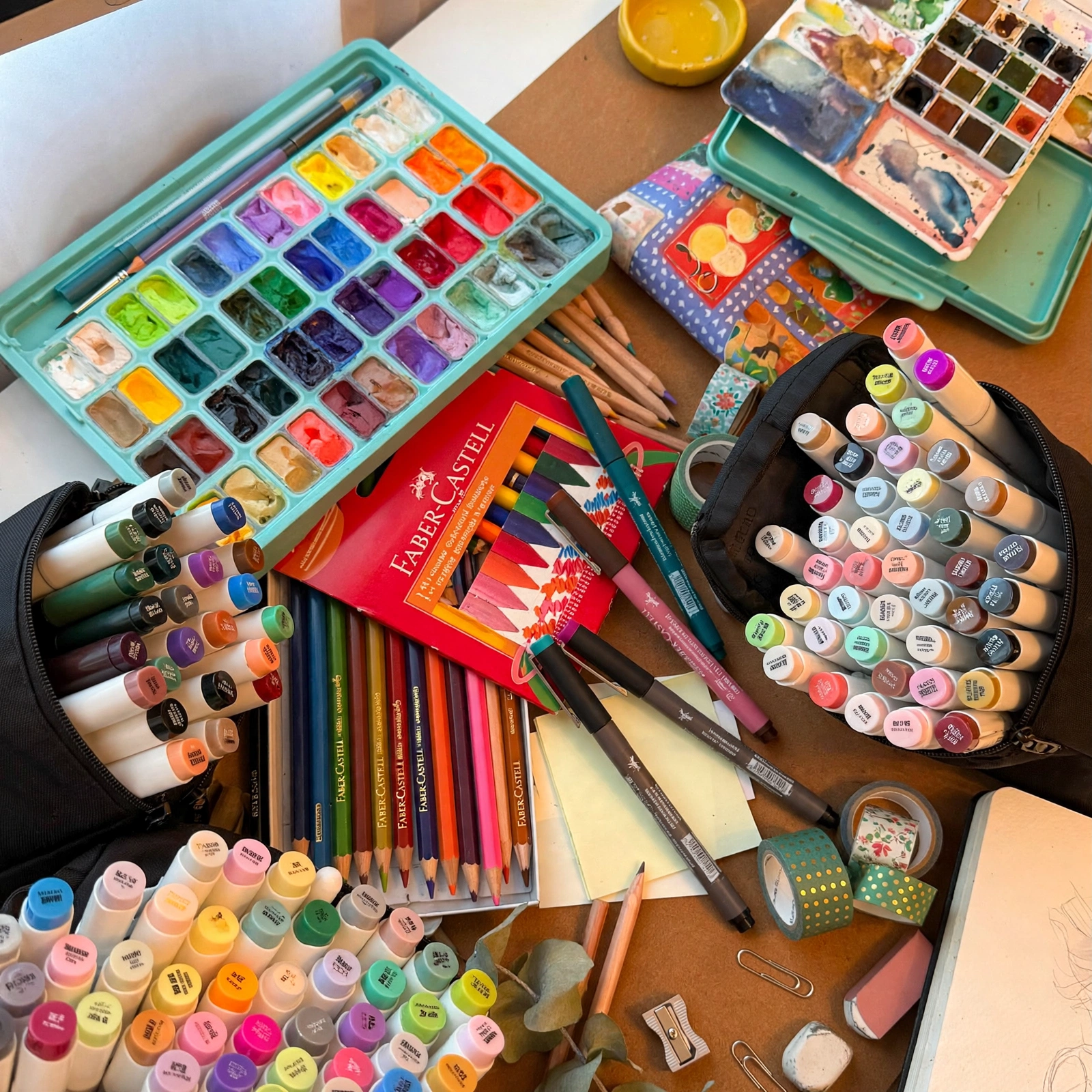 <p><strong>ART MATERIALS </strong></p>