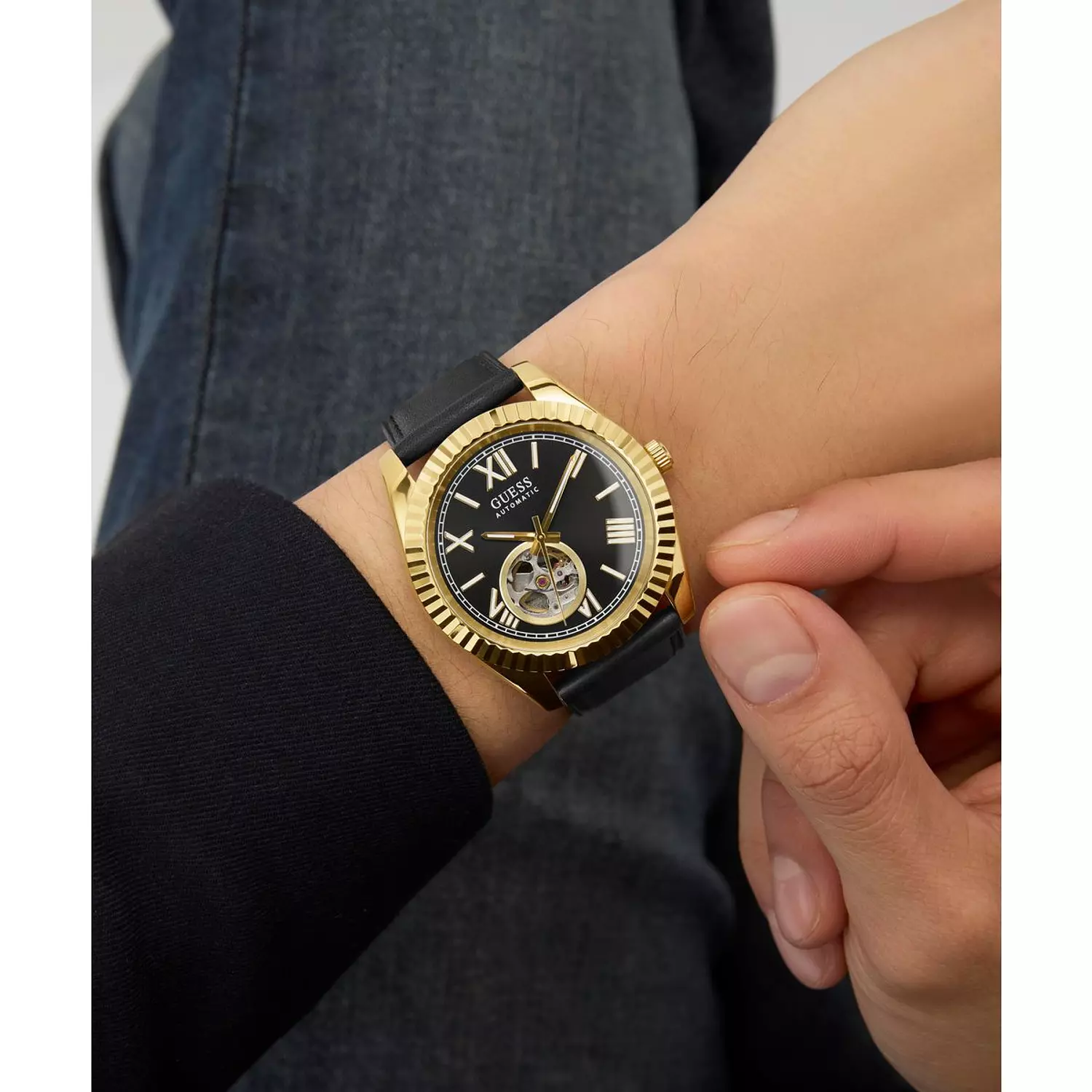 GUESS CONNOISSEUR Mens Black Gold Tone Automatic Watch Black Genuine Leather Brushed/Polished Strap 7