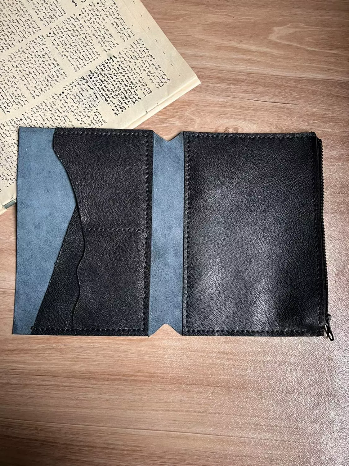 Trifold A5 with removable pockets  3
