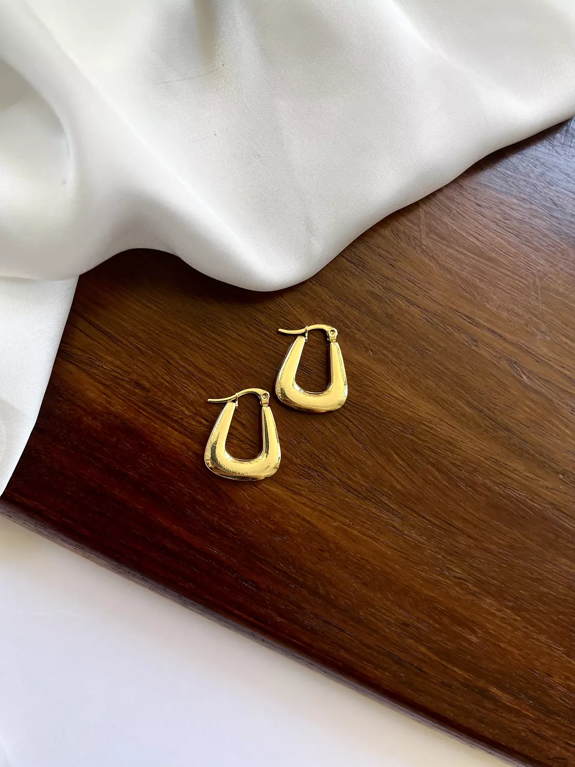 Triangle earring  image