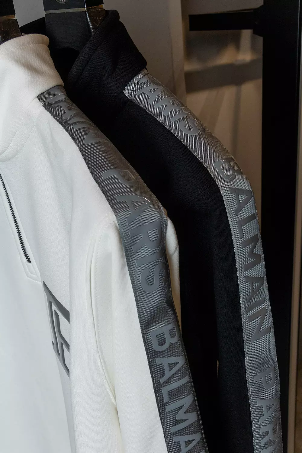 BALMAIN QUARTER ZIPPER HOODIE \ 1681 5