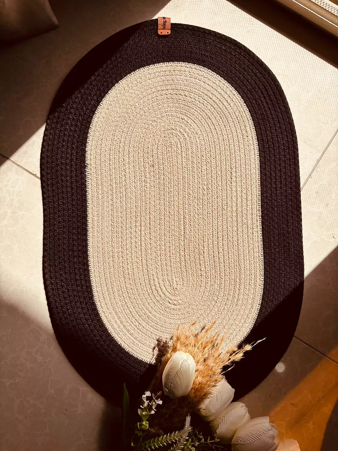 Oval lined Rug 3