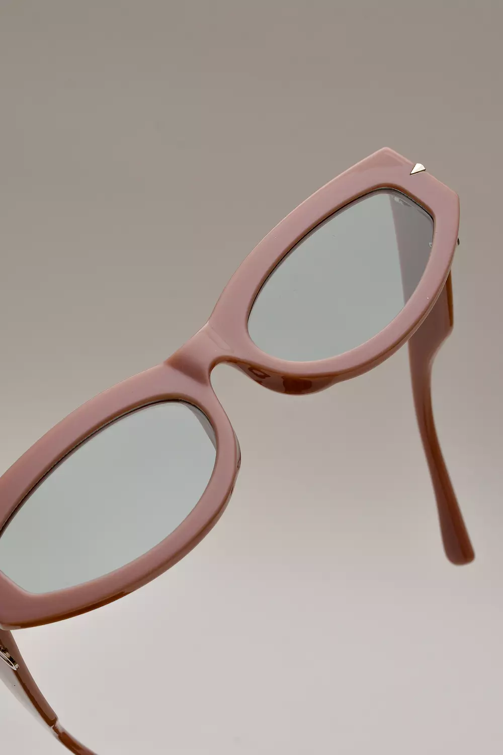 trendy sunglasses image