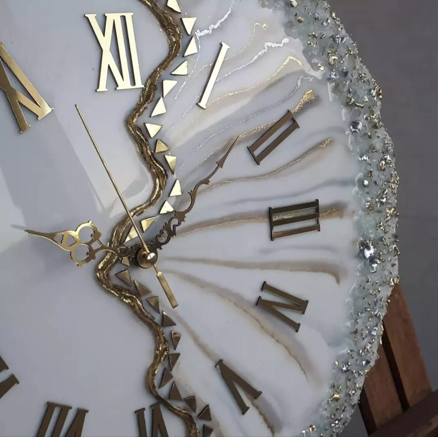 shinny rose clock 1