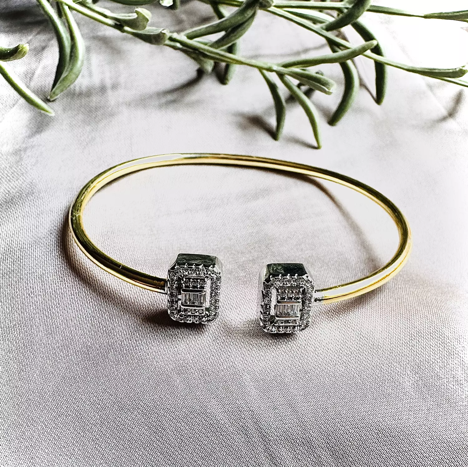 Double zircon shapes open bangle 2