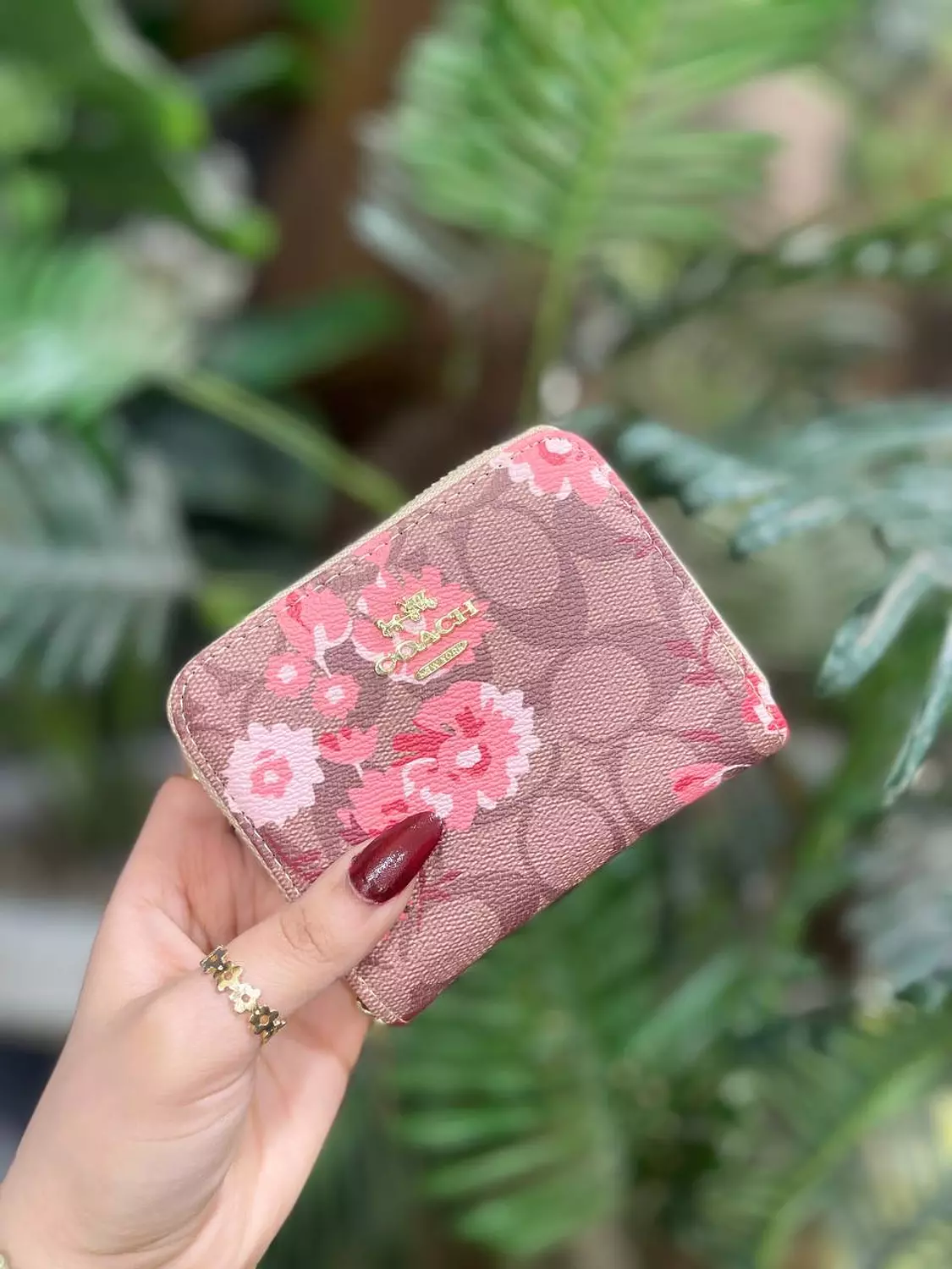 Coach wallet 4