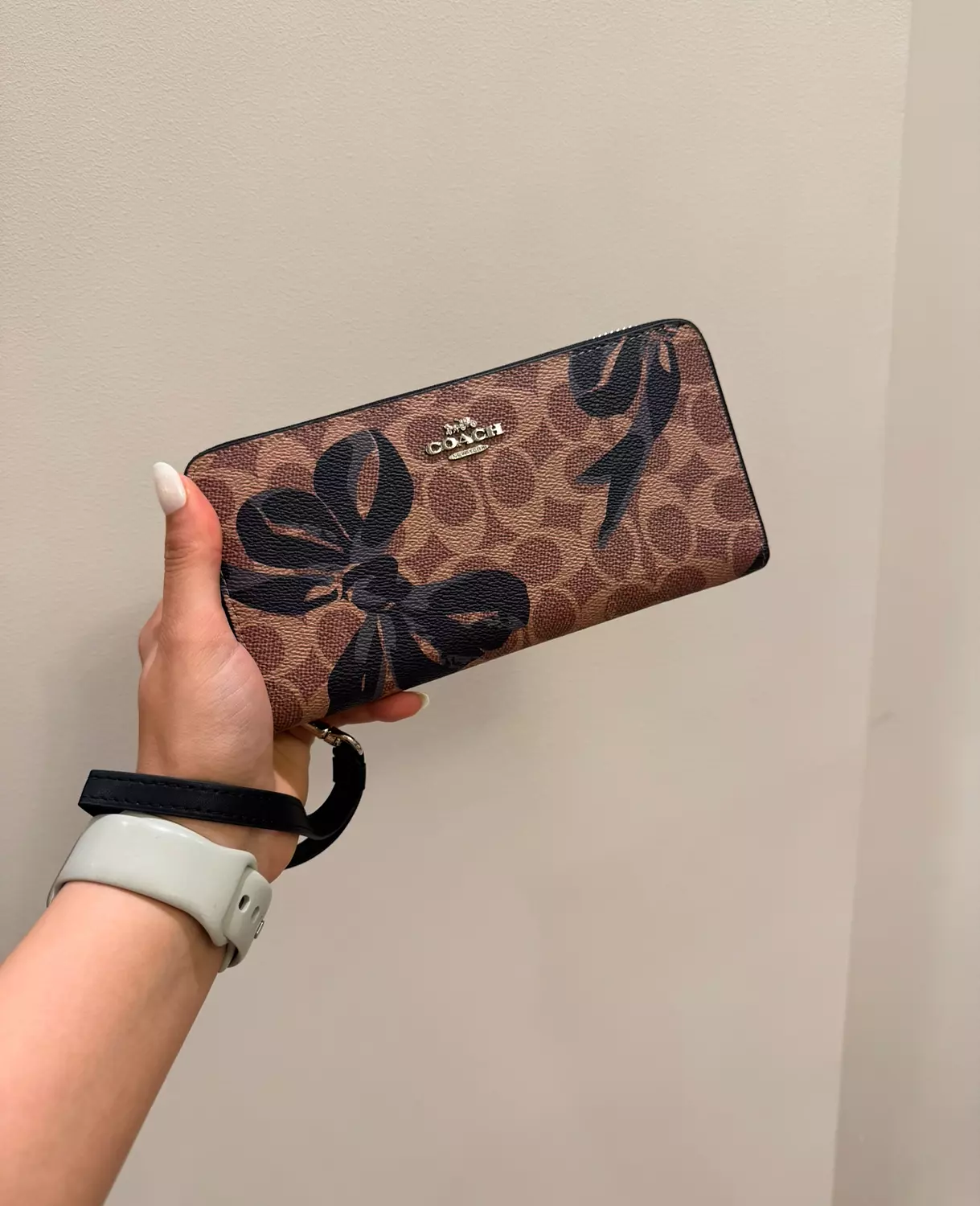 Coach  LONG ZIP AROUND WALLET IN SIGNATURE CANVAS WITH BOW PRINT 3