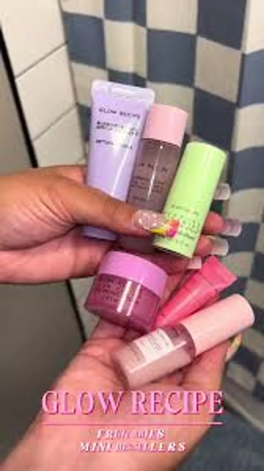 GLOW RECIPE FRUIT BABIES SKIN CARE GLOWING KIT 4