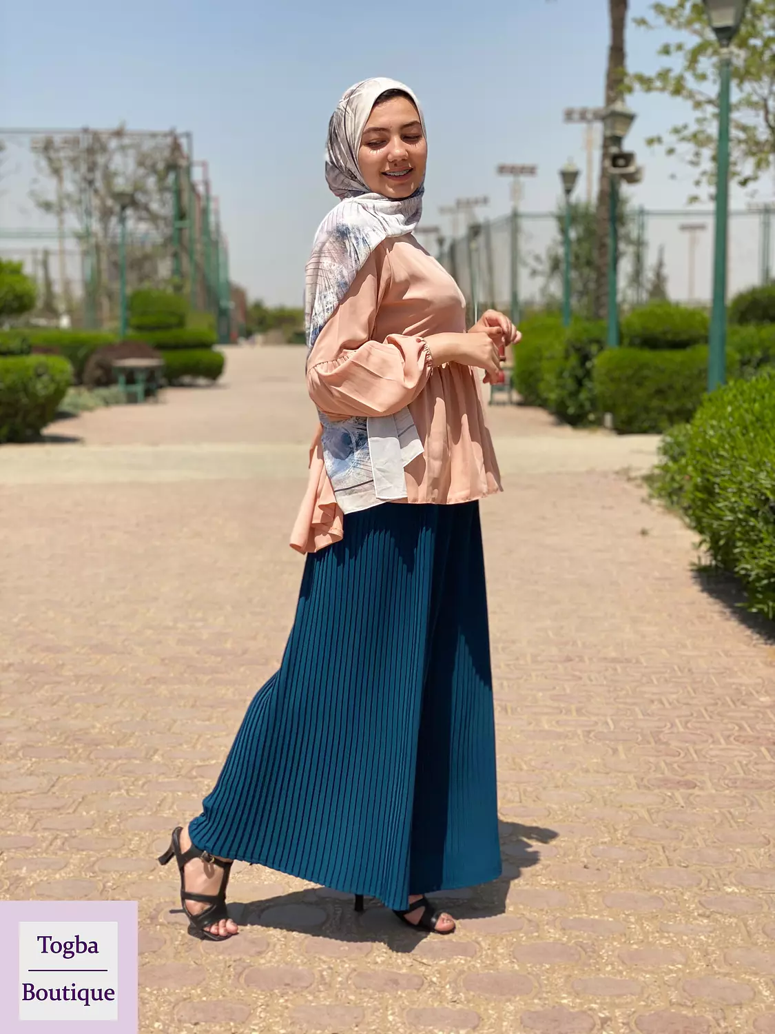 Pleated pants  6