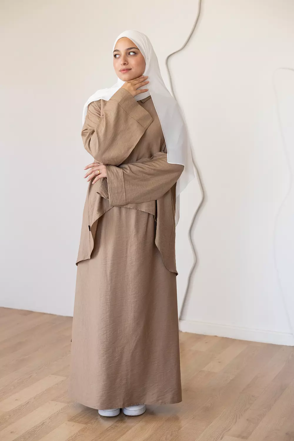 Elegant Demure Set in Cafe 044 image