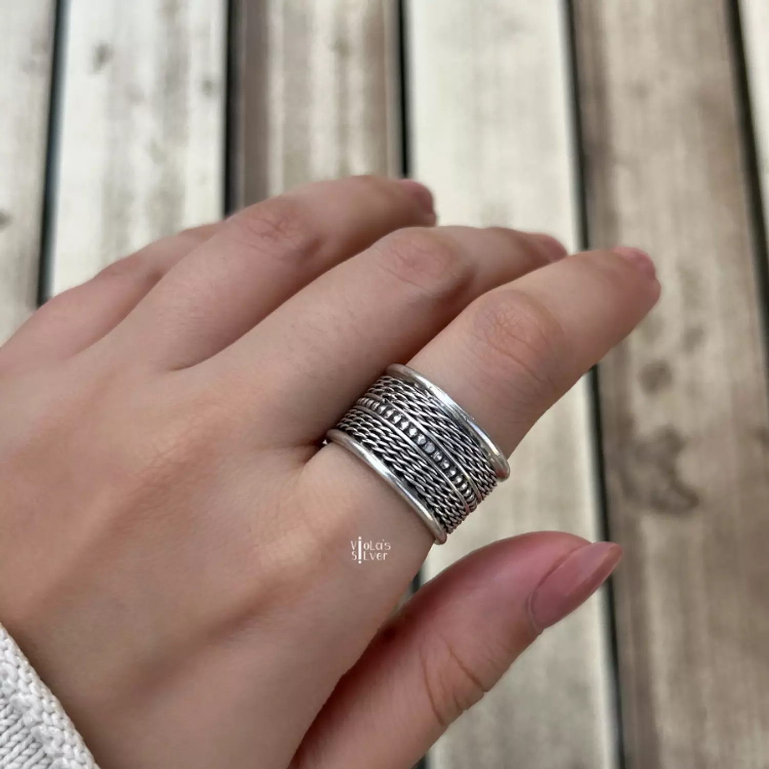 Chuncky bold ring image