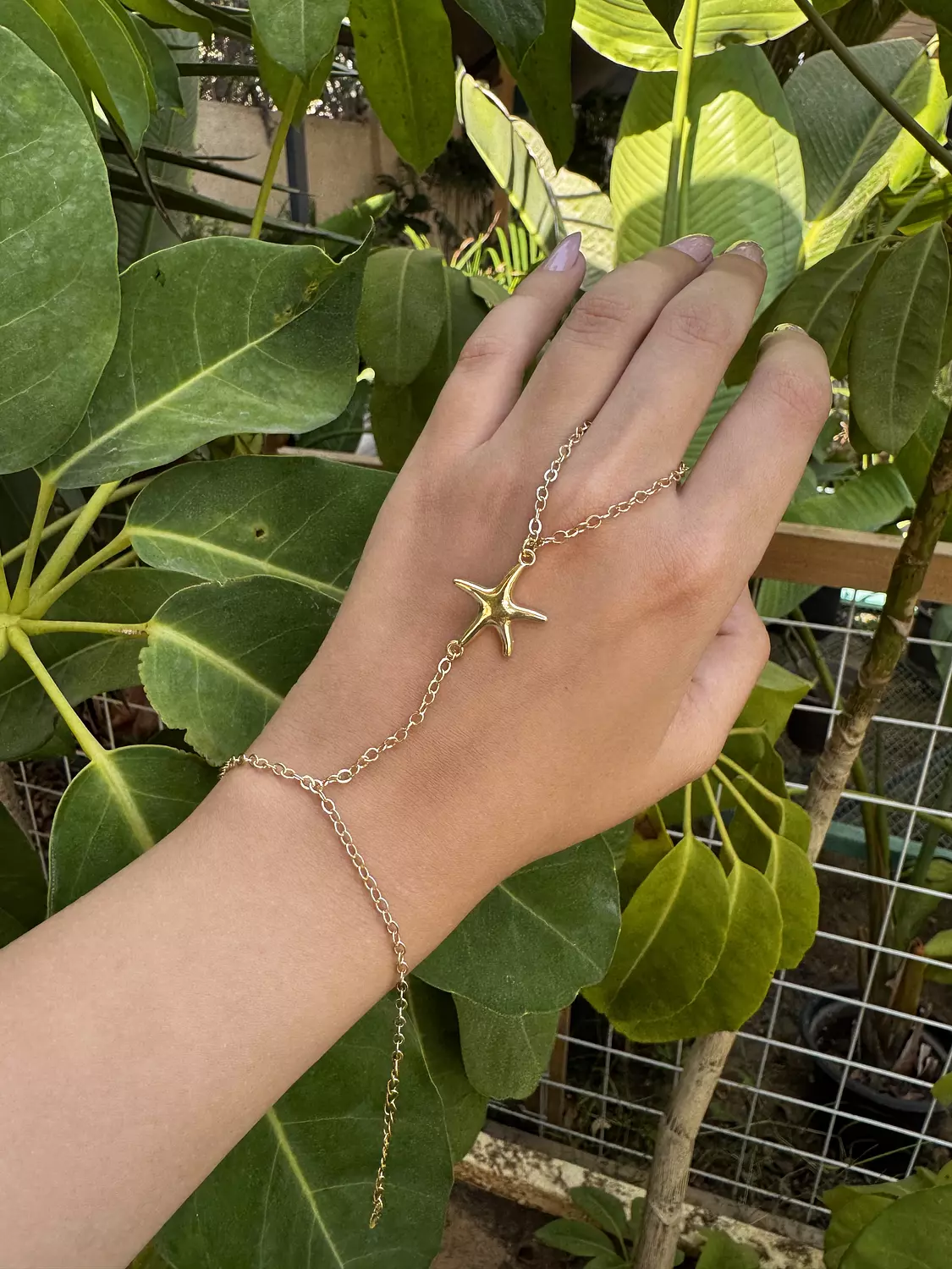 Seashell Handchain  image