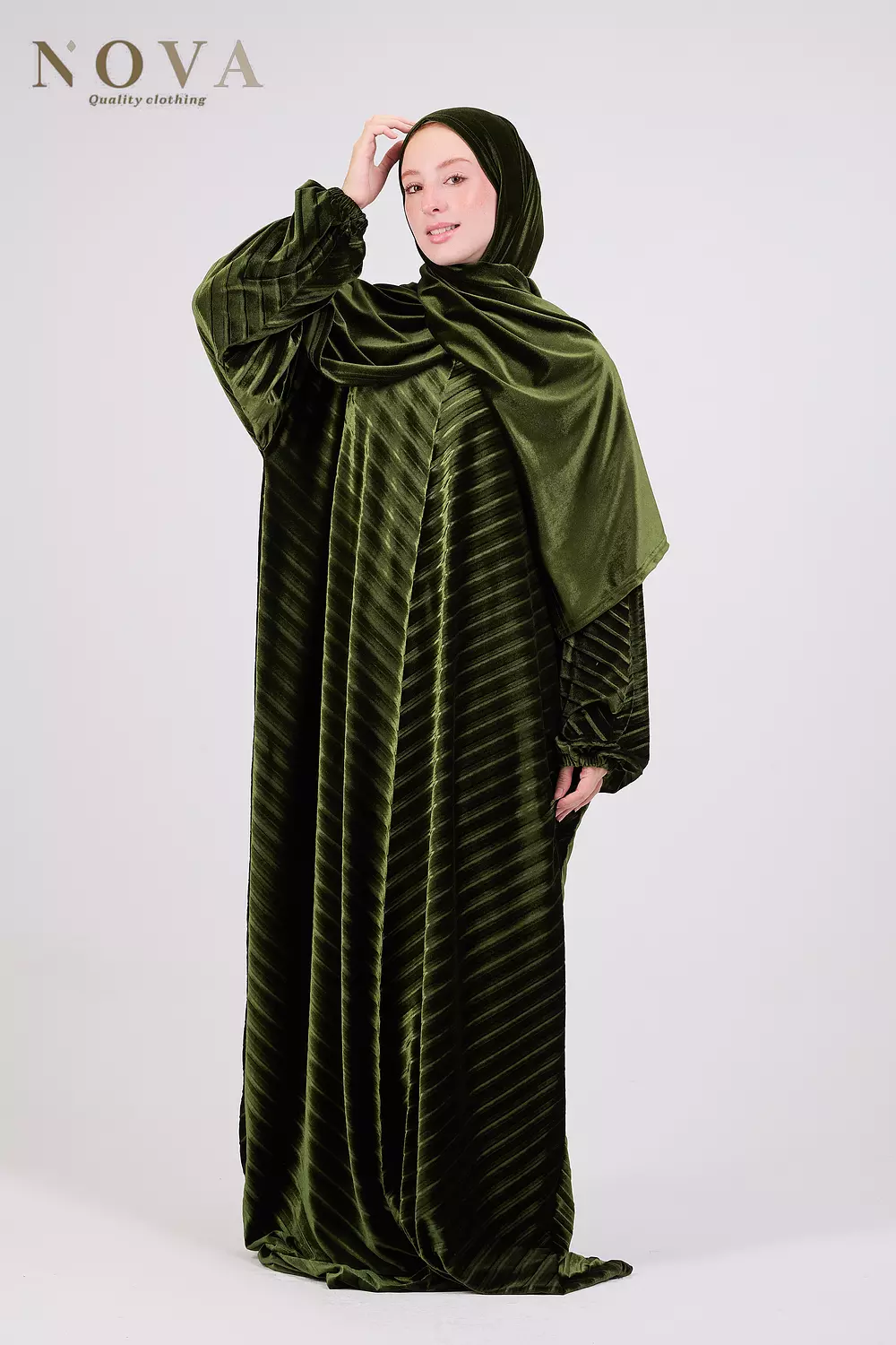 Moss green pleated velvet  2