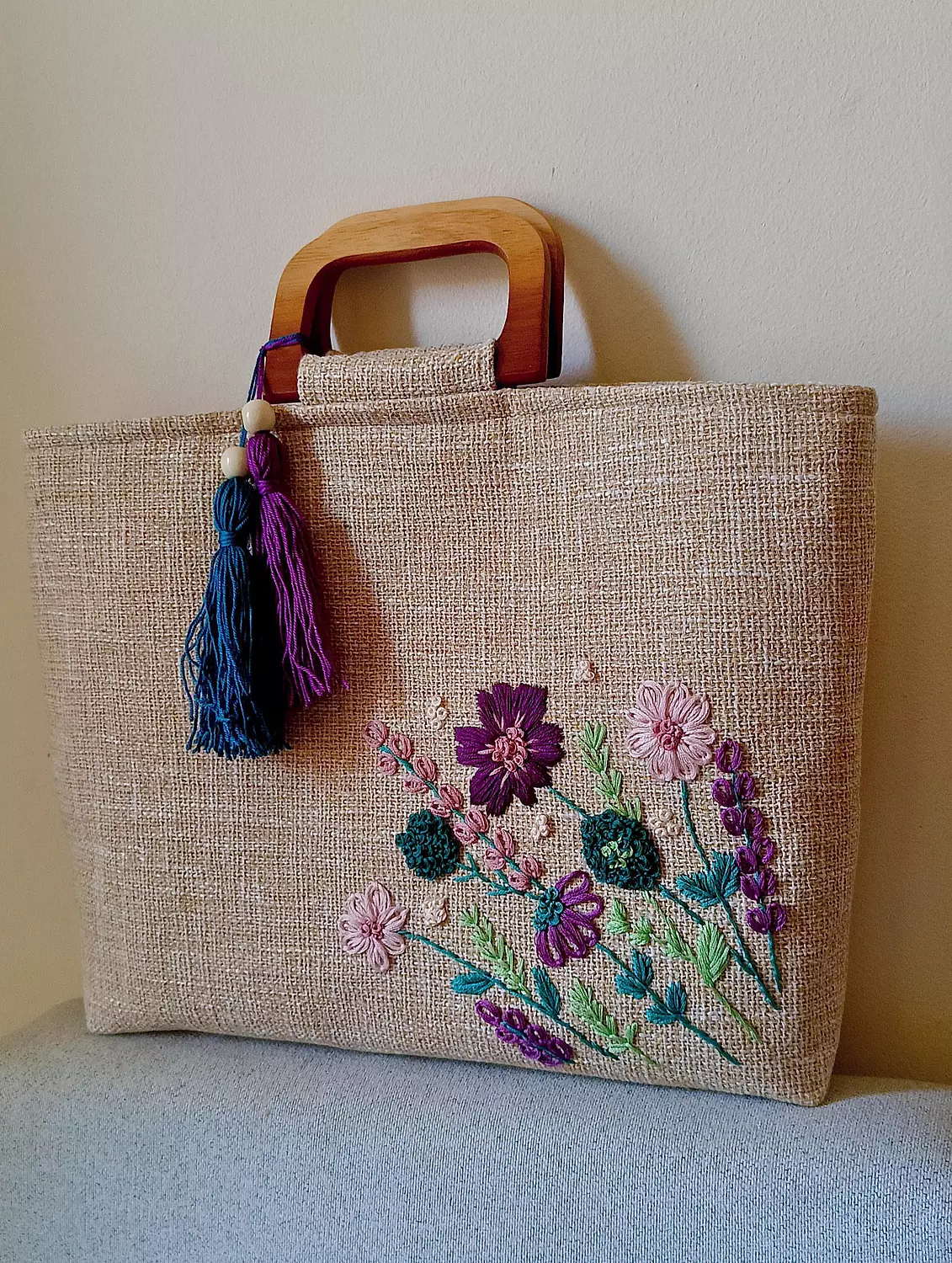 Embroidery bag image