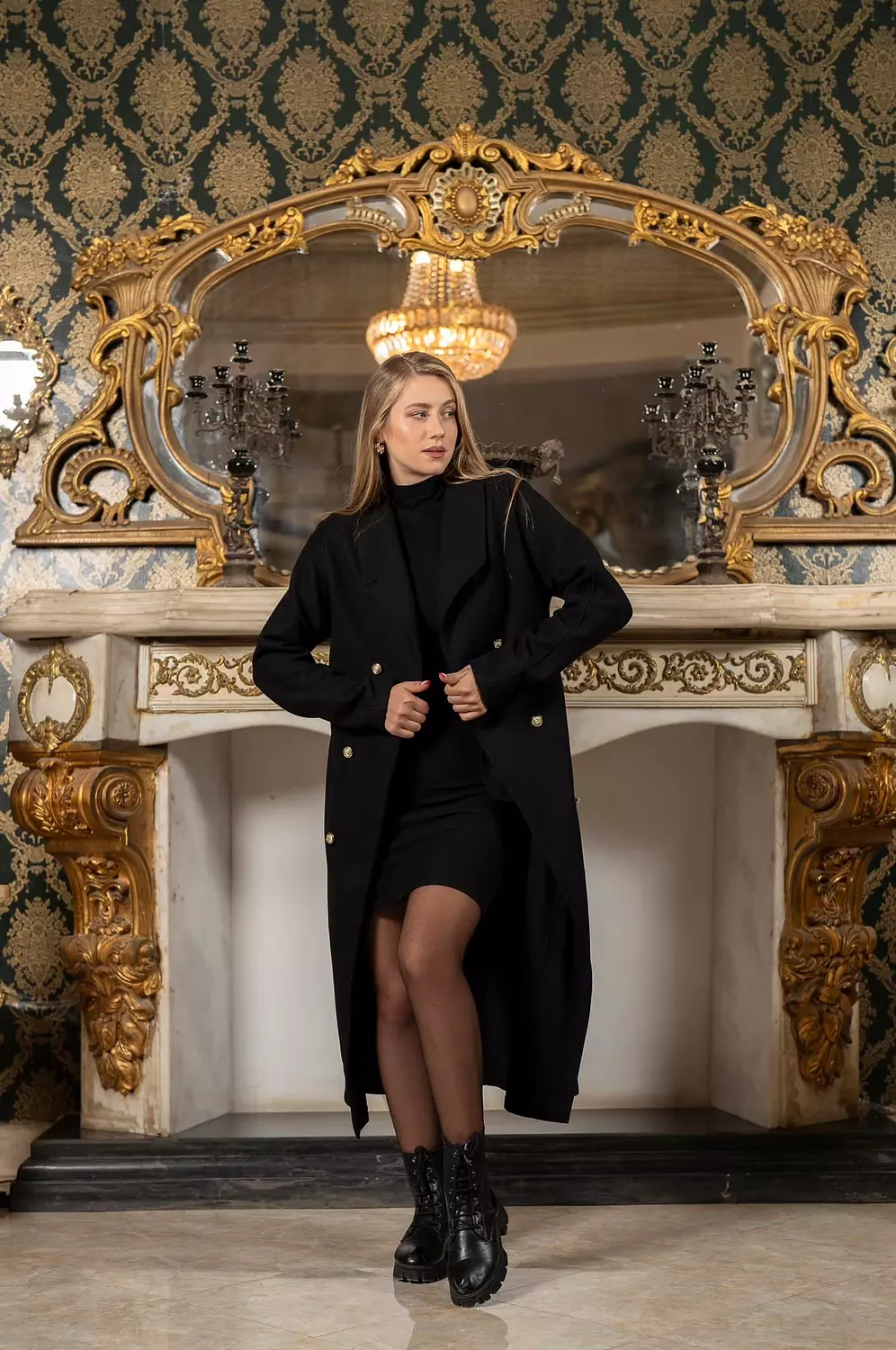 The royal coat hover image