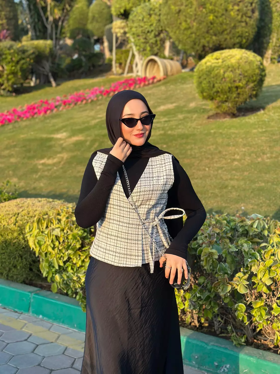 Asmahan Vest 1