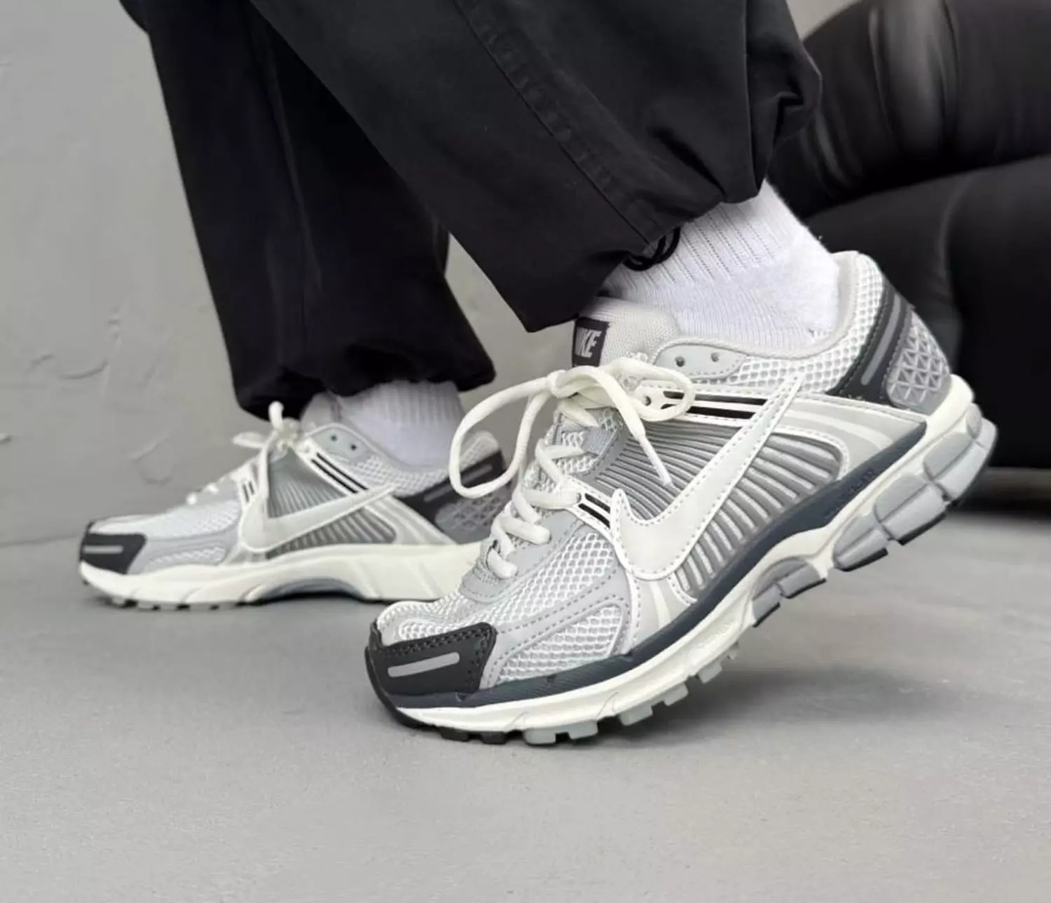 Vomero white grey image