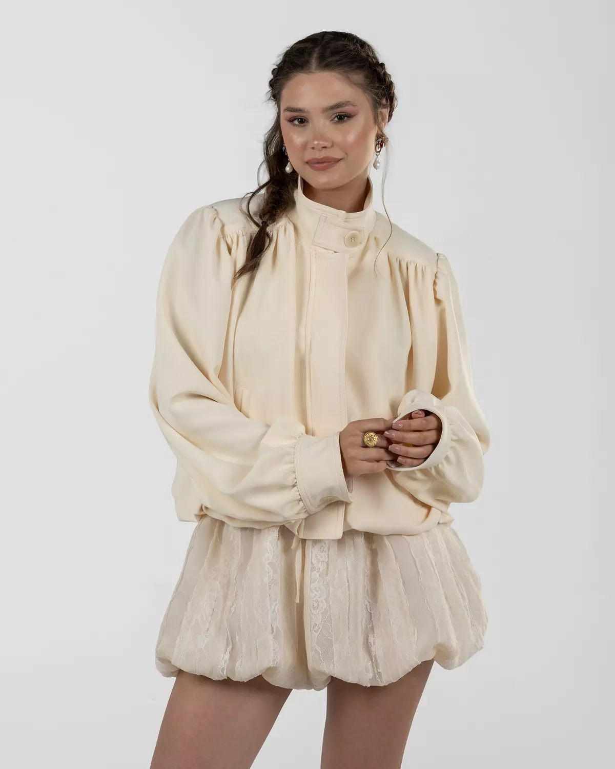 Refined Off-White Balloon Turtleneck Jacket image