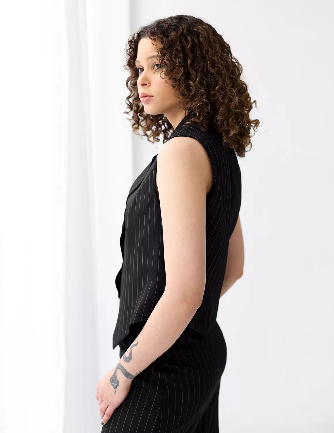 Striped Black cropped vest 5