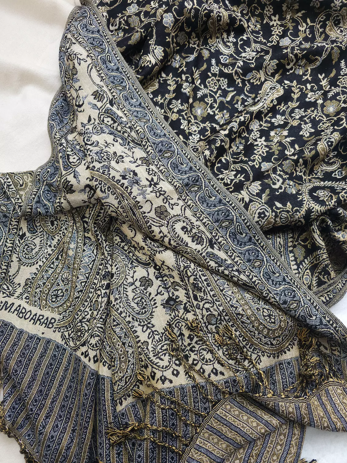 Black/beige Pashmina hover image