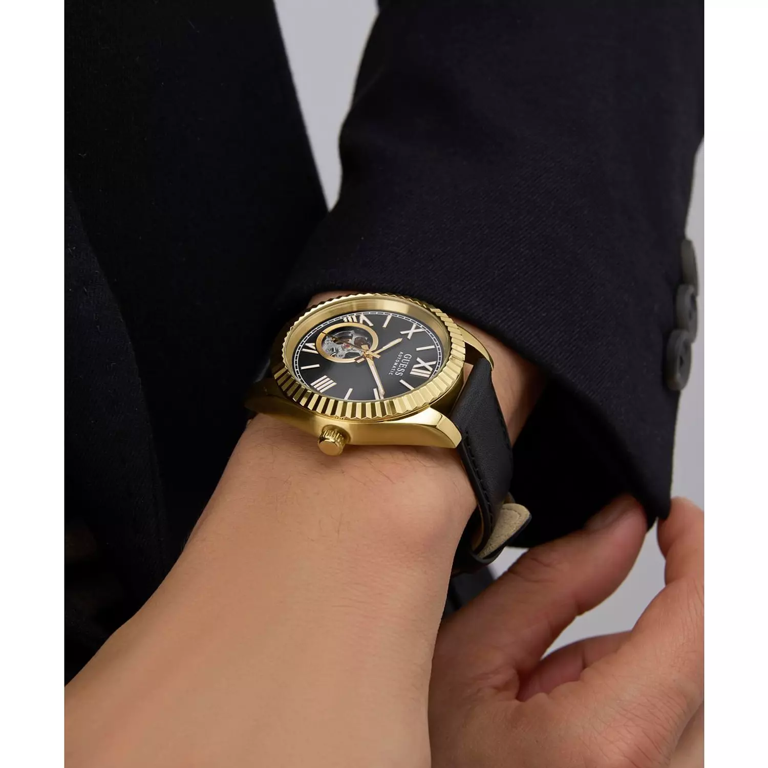 GUESS CONNOISSEUR Mens Black Gold Tone Automatic Watch Black Genuine Leather Brushed/Polished Strap 6