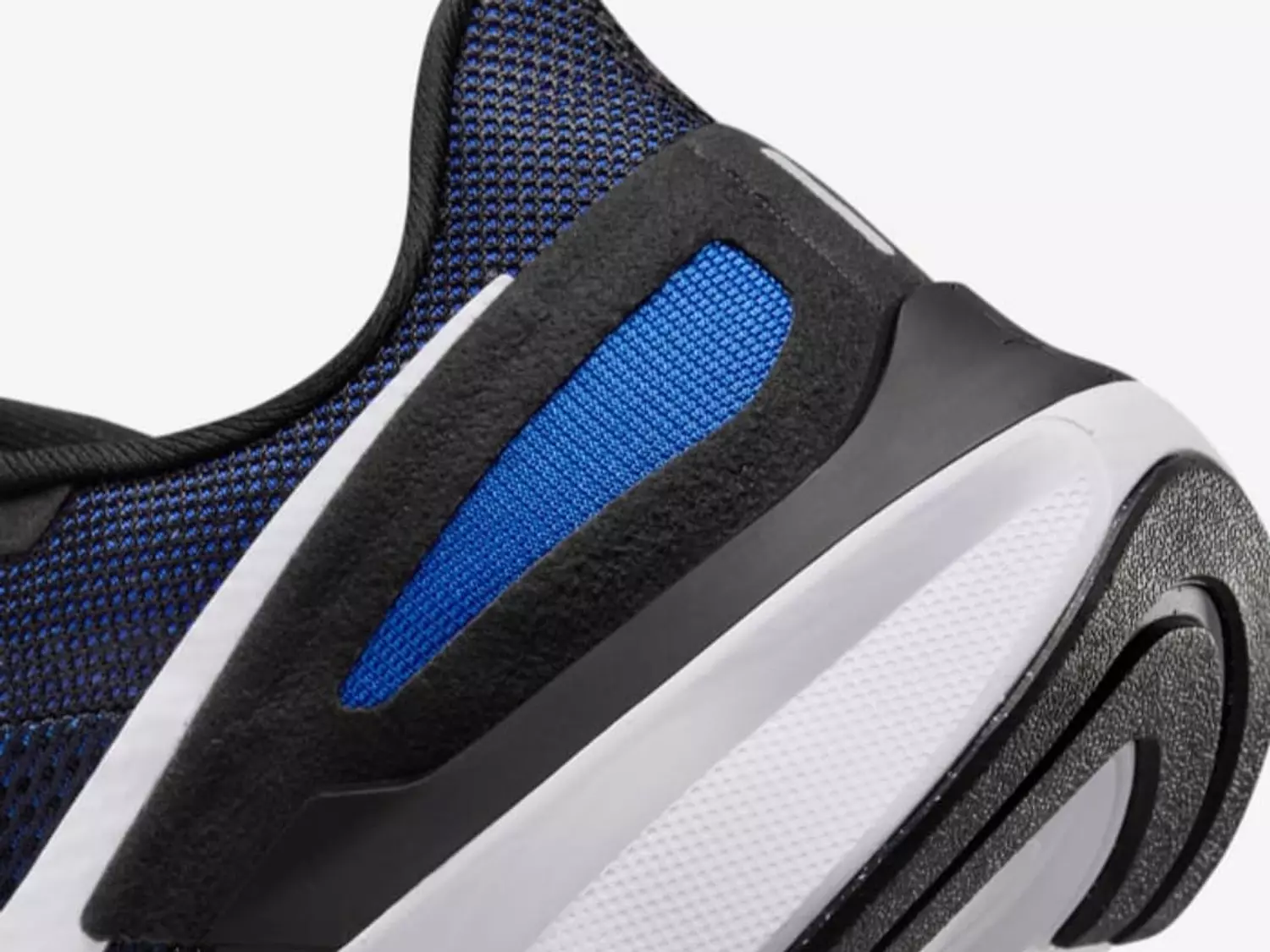 Nike Structure 25 4