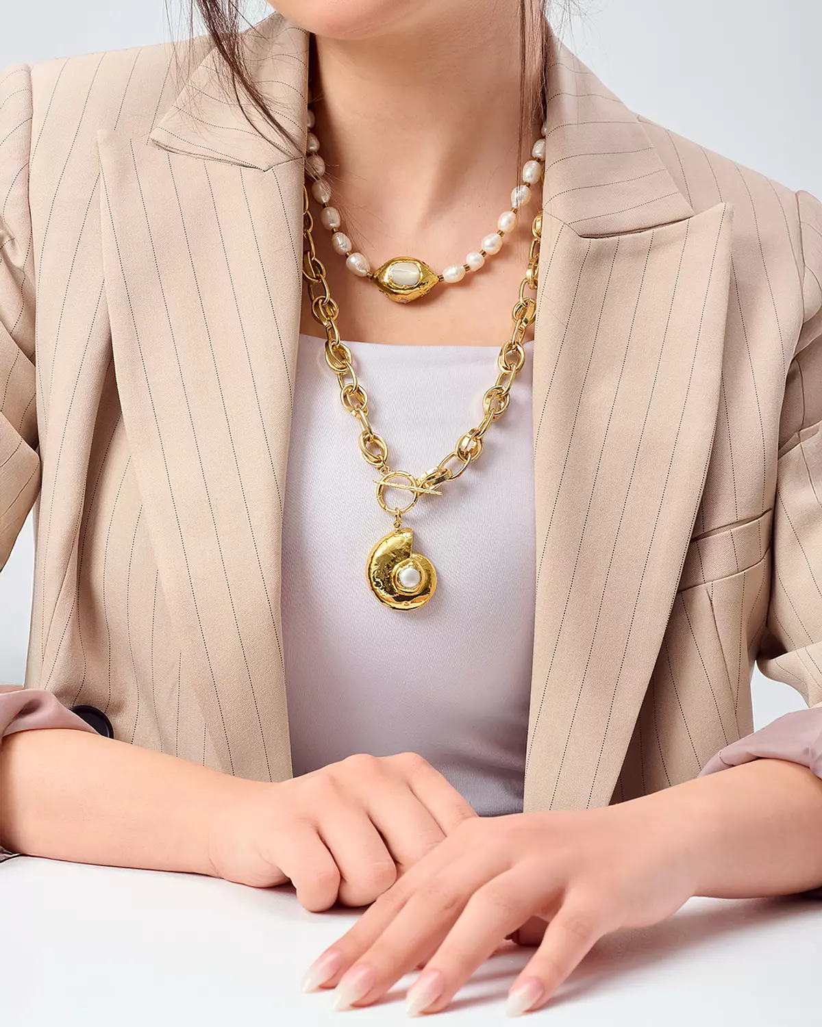 Golden Pearl Aura Necklace 2