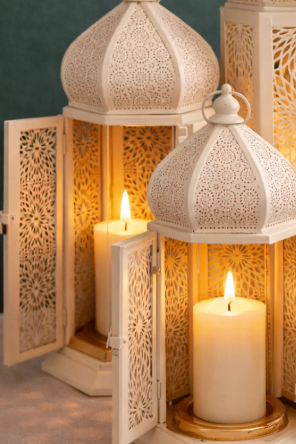  Metal Ramadan Lantern Set – Beige 1