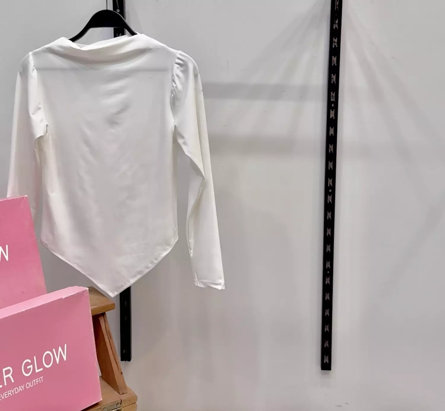 Triangular tip long sleeves top 3