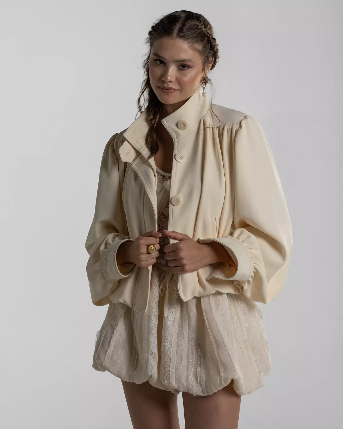 Refined Off-White Balloon Turtleneck Jacket 4