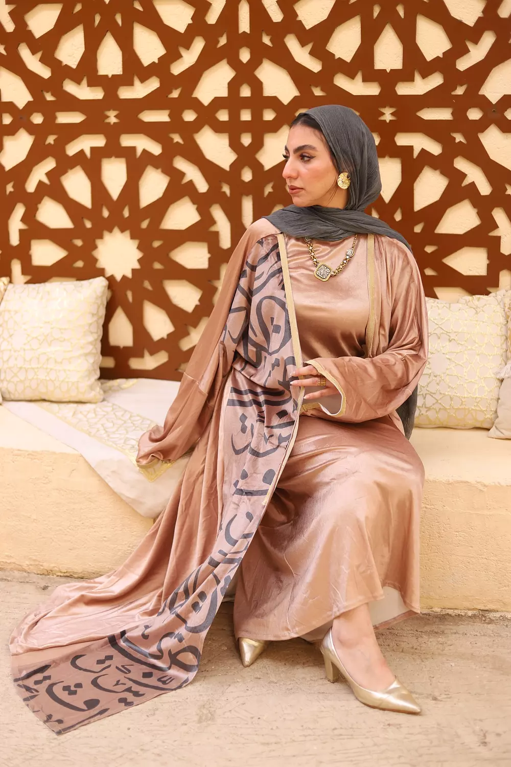 Andalusi kaftan  hover image
